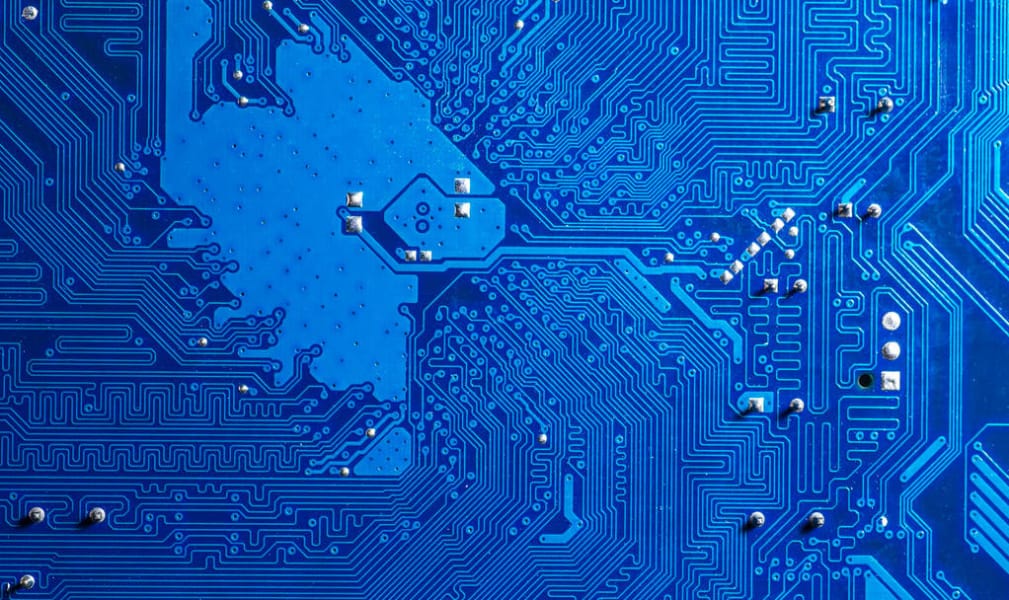 pcb板黑色和綠色，黑色pcb和綠色pcb散熱哪個(gè)好？